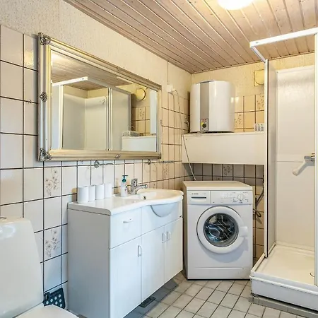 Feriehus Amazing In W/ 3 Bedrooms *