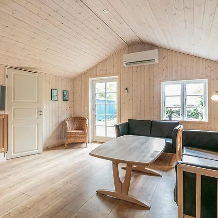Amazing In W/ 3 Bedrooms Feriehus
