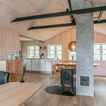 Amazing In W/ 3 Bedrooms *