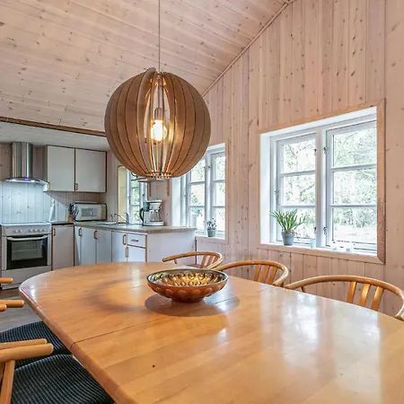 Feriehus Amazing In W/ 3 Bedrooms *