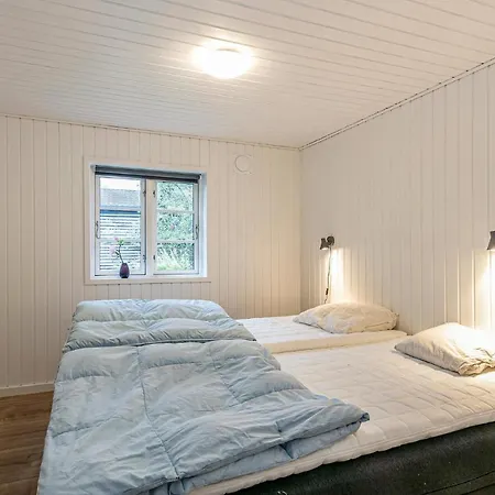 Feriehus Amazing In W/ 3 Bedrooms